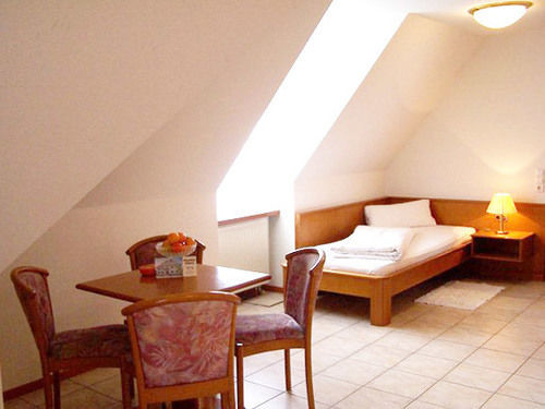 Oberrimsingen Hotel Loewen Garni מראה חיצוני תמונה