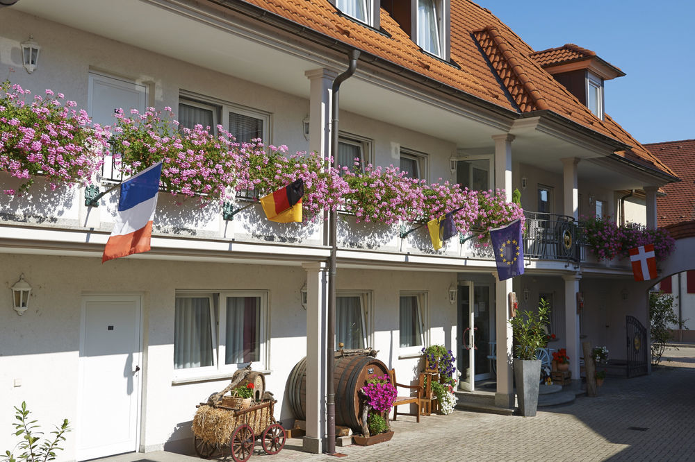 Oberrimsingen Hotel Loewen Garni מראה חיצוני תמונה
